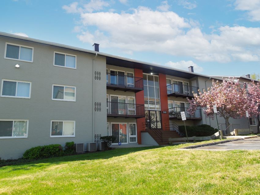 Langdon Park At Fort Washington Apartments, 2428 Corning Ave Fort